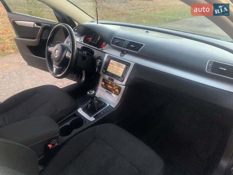 Седан Volkswagen Passat 2011 в Дубно фото 12 Седан Volkswagen Passat 2011 в Дубно