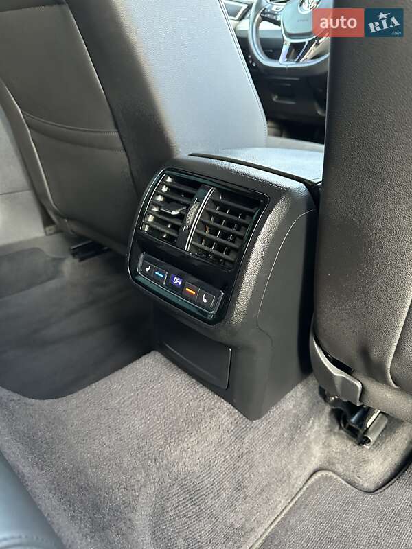 Универсал Volkswagen Passat 2019 в Стрые фото 125 Универсал Volkswagen Passat 2019 в Стрые