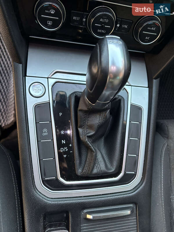Универсал Volkswagen Passat 2015 в Житомире фото 24 Универсал Volkswagen Passat 2015 в Житомире
