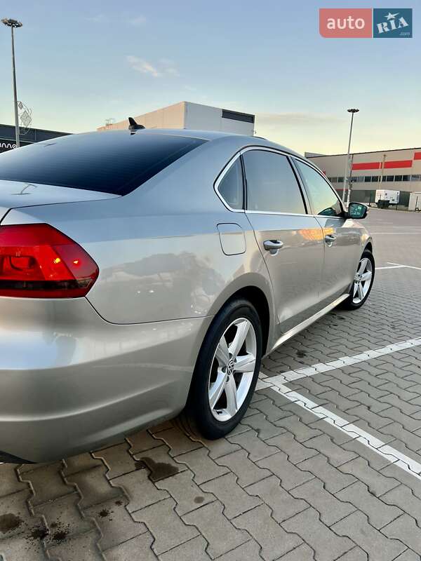 Седан Volkswagen Passat 2012 в Софиевской Борщаговке