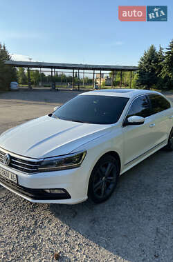 Седан Volkswagen Passat 2013 в Кривом Роге