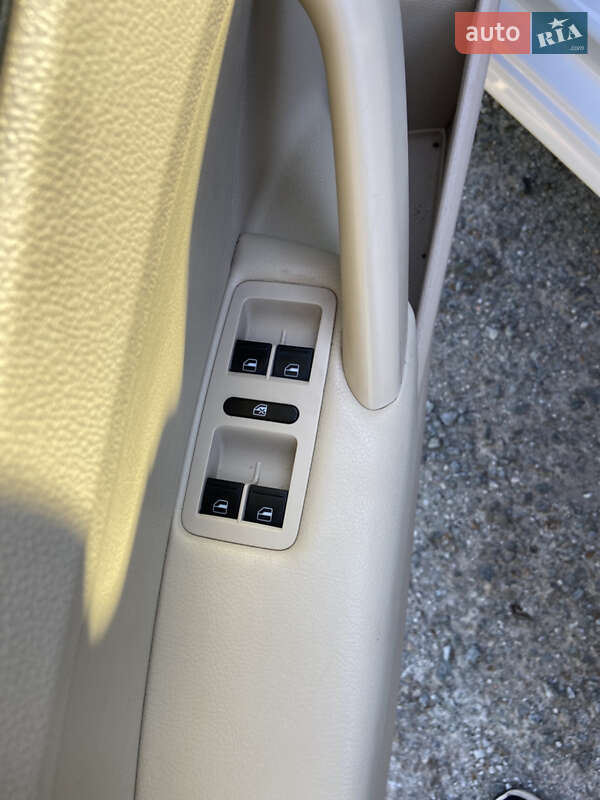 Седан Volkswagen Passat 2013 в Кривом Роге фото 25 Седан Volkswagen Passat 2013 в Кривом Роге