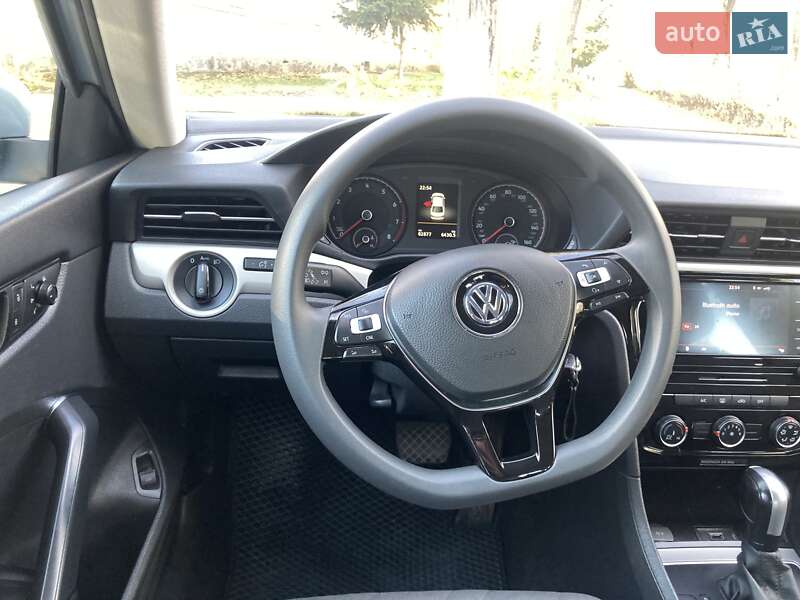 Седан Volkswagen Passat 2020 в Виннице