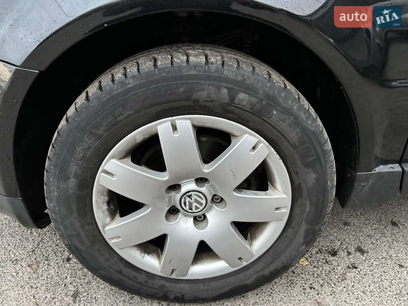 Универсал Volkswagen Passat 2004 в Чернигове