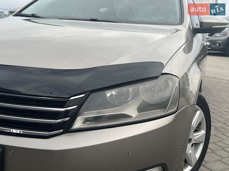 Універсал Volkswagen Passat 2013 в Львові
