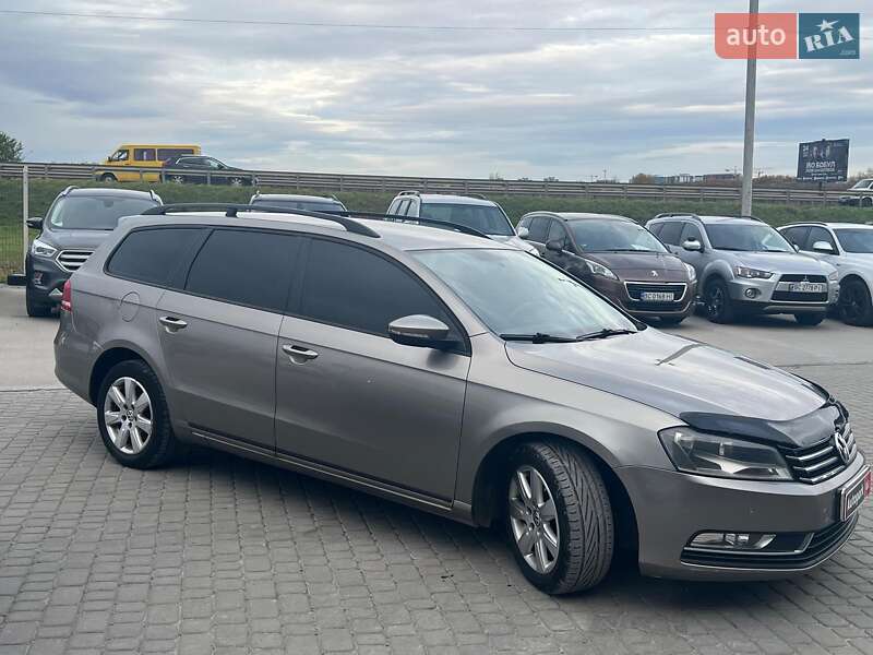 Універсал Volkswagen Passat 2013 в Львові
