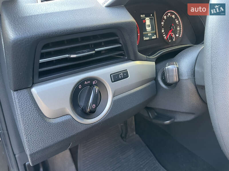 Седан Volkswagen Passat 2020 в Хмельницком