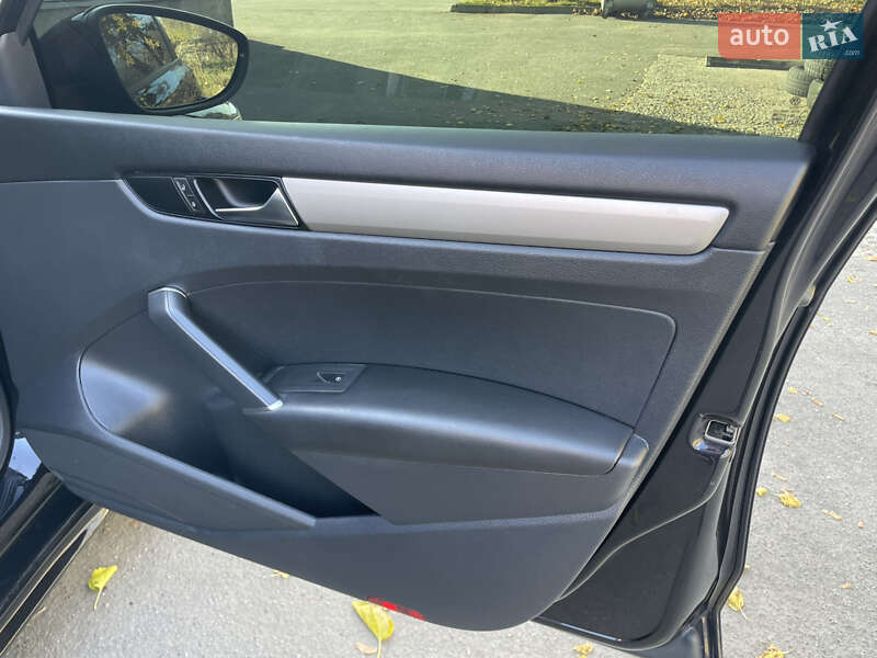 Седан Volkswagen Passat 2020 в Хмельницком