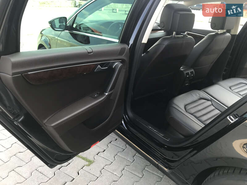 Універсал Volkswagen Passat 2013 в Чернівцях