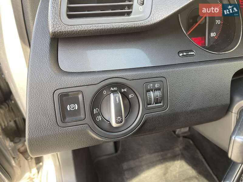 Універсал Volkswagen Passat 2006 в Чернівцях фото 12 Універсал Volkswagen Passat 2006 в Чернівцях