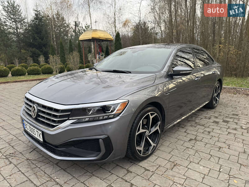 Седан Volkswagen Passat 2020 в Львові