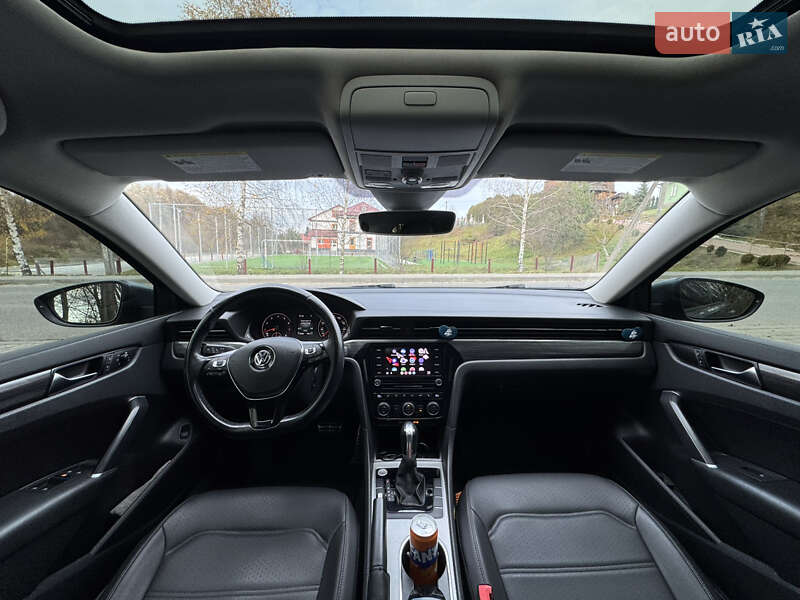 Седан Volkswagen Passat 2020 в Львові