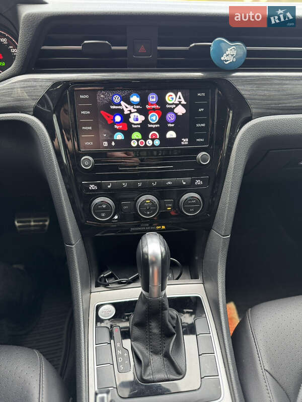 Седан Volkswagen Passat 2020 в Львові