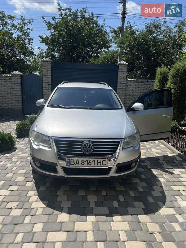Универсал Volkswagen Passat 2009 в Знаменке