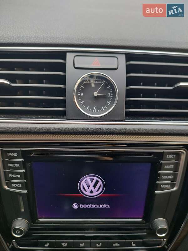 Седан Volkswagen Passat 2016 в Киеве