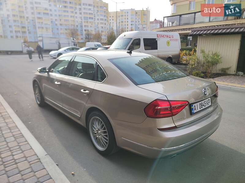 Седан Volkswagen Passat 2016 в Киеве