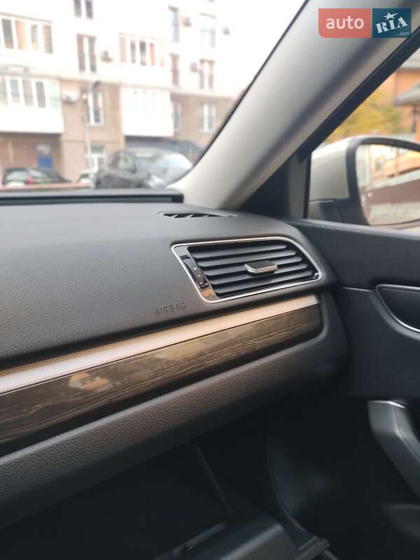 Седан Volkswagen Passat 2016 в Киеве