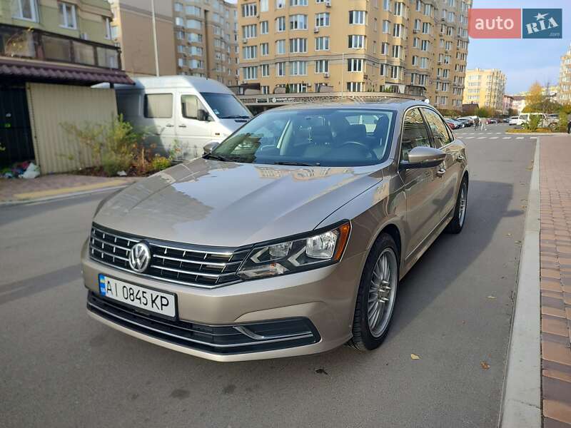 Седан Volkswagen Passat 2016 в Киеве