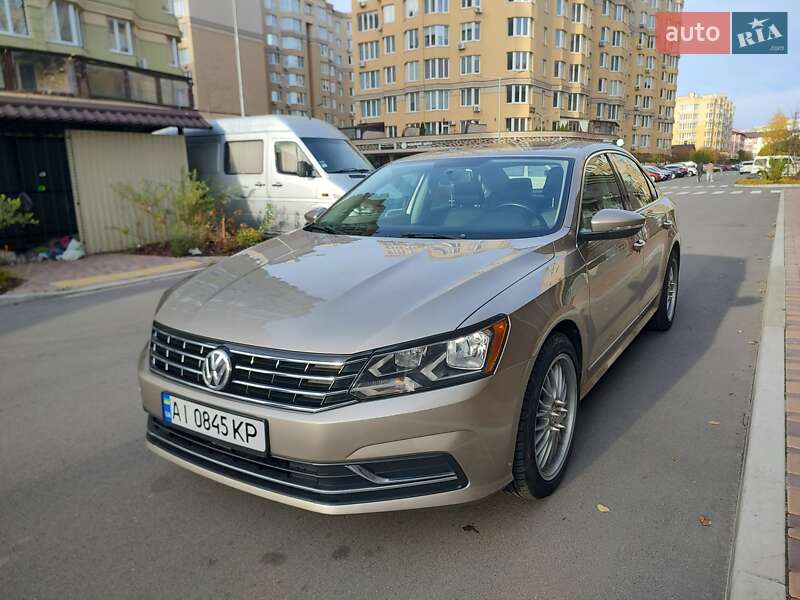 Седан Volkswagen Passat 2016 в Киеве
