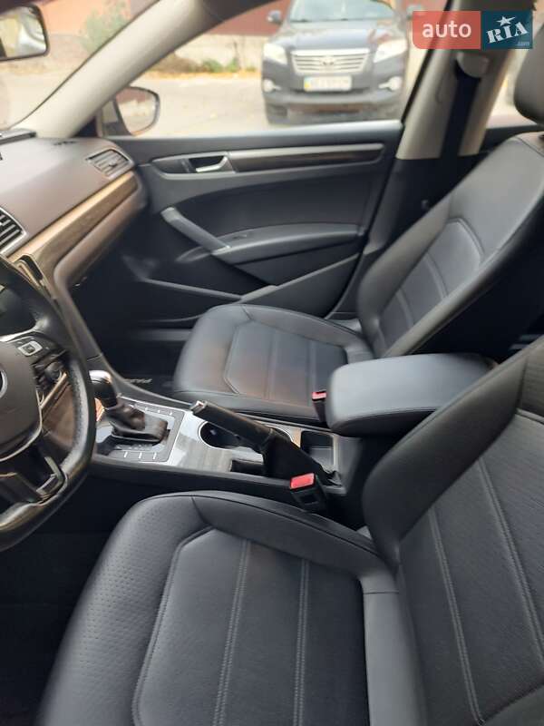 Седан Volkswagen Passat 2016 в Киеве