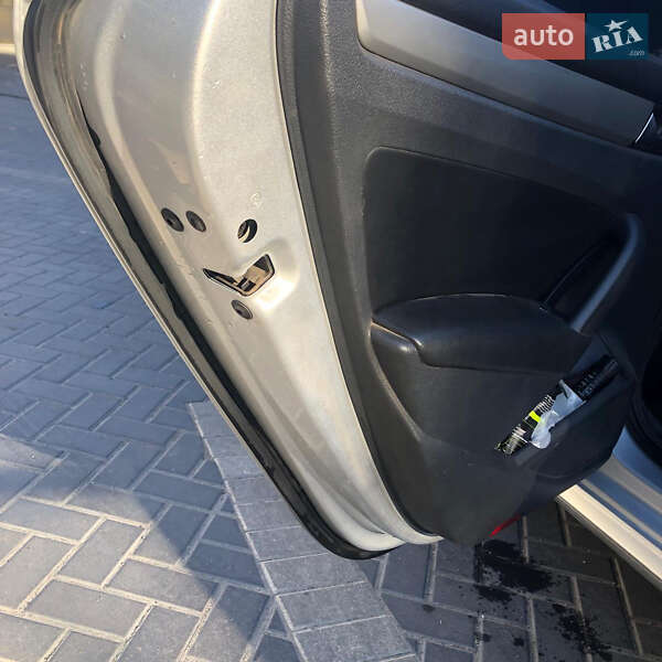 Седан Volkswagen Passat 2013 в Кропивницком