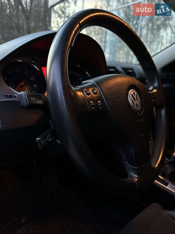 Універсал Volkswagen Passat 2006 в Вінниці