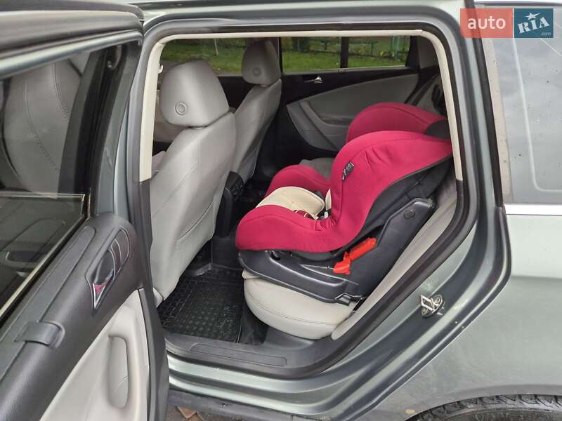 Универсал Volkswagen Passat 2006 в Ивано-Франковске