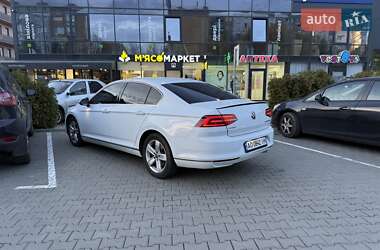 Седан Volkswagen Passat 2015 в Ужгороде