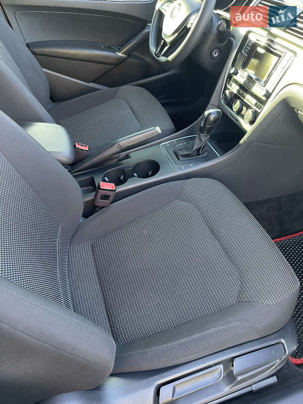 Седан Volkswagen Passat 2018 в Киеве фото 24 Седан Volkswagen Passat 2018 в Киеве