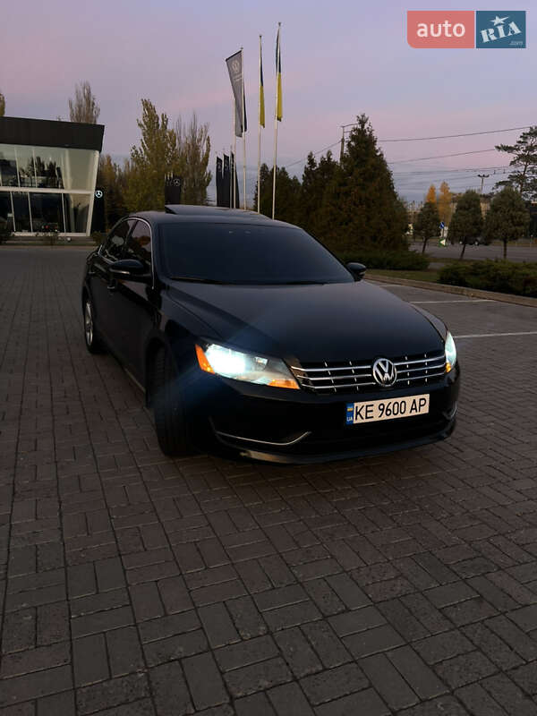 Седан Volkswagen Passat 2012 в Дніпрі