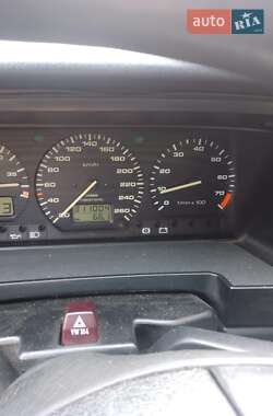 Седан Volkswagen Passat 1993 в Києві