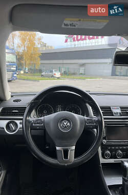 Седан Volkswagen Passat 2012 в Киеве