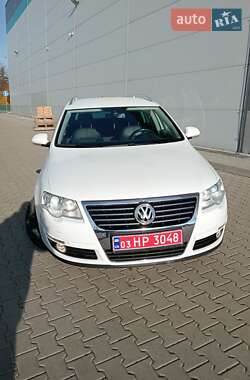 Універсал Volkswagen Passat 2009 в Києві