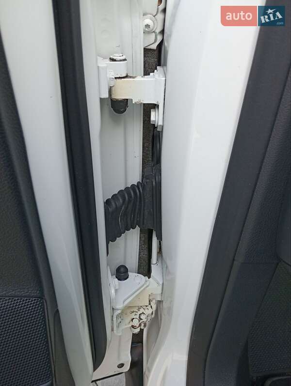 Универсал Volkswagen Passat 2009 в Киеве фото 26 Универсал Volkswagen Passat 2009 в Киеве