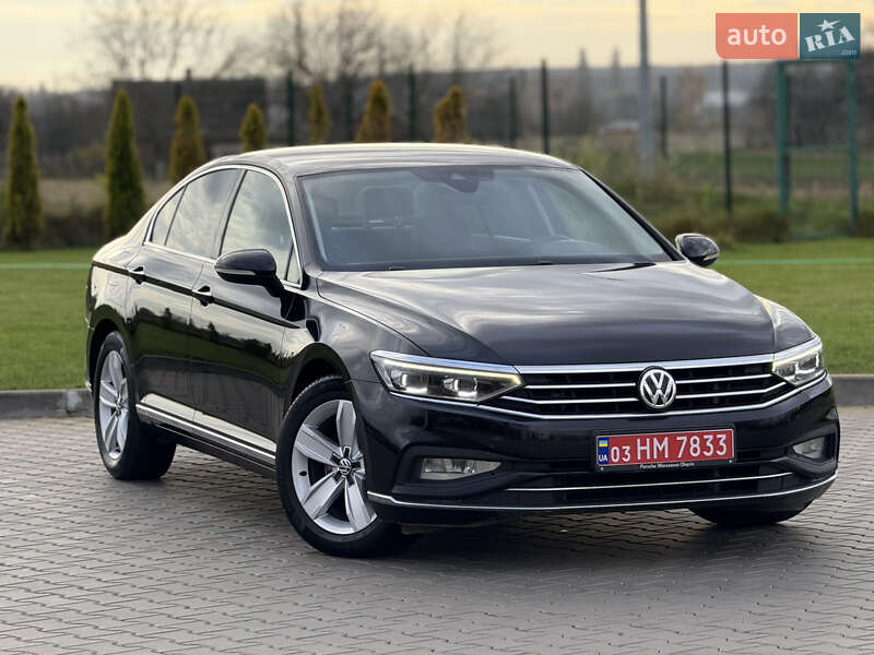 Седан Volkswagen Passat 2019 в Луцьку