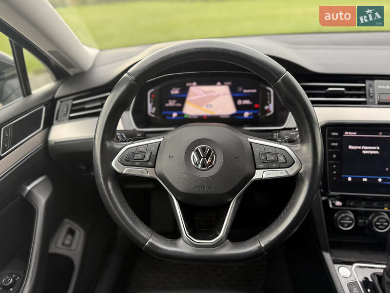 Седан Volkswagen Passat 2019 в Луцьку