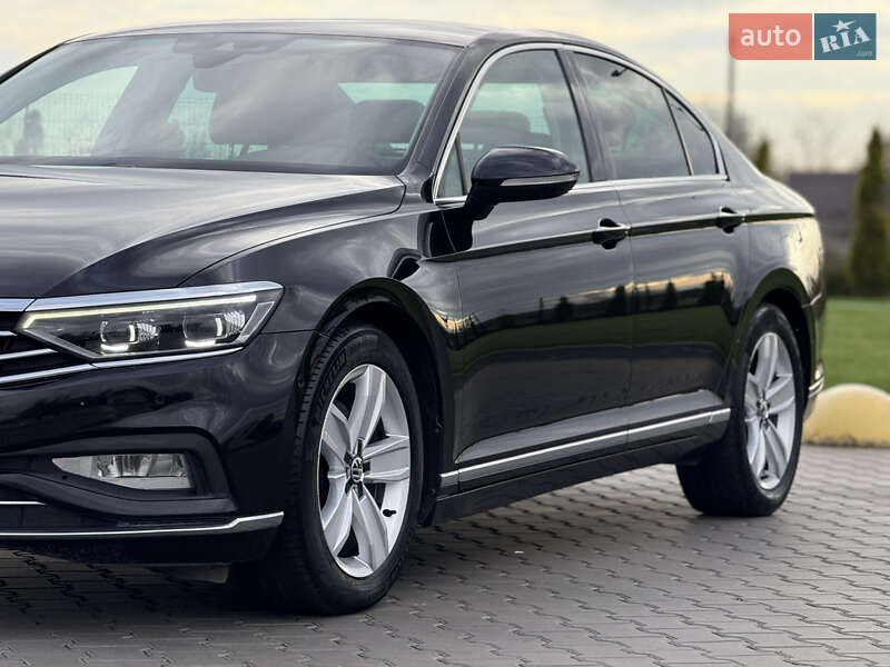 Седан Volkswagen Passat 2019 в Луцьку