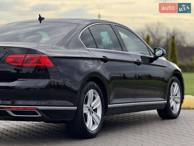 Седан Volkswagen Passat 2019 в Луцьку