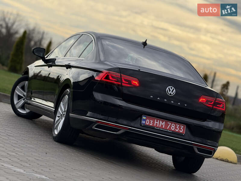 Седан Volkswagen Passat 2019 в Луцьку