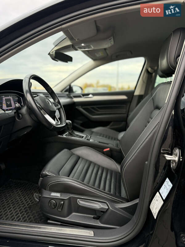 Седан Volkswagen Passat 2019 в Луцьку
