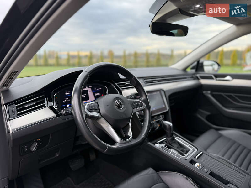 Седан Volkswagen Passat 2019 в Луцьку