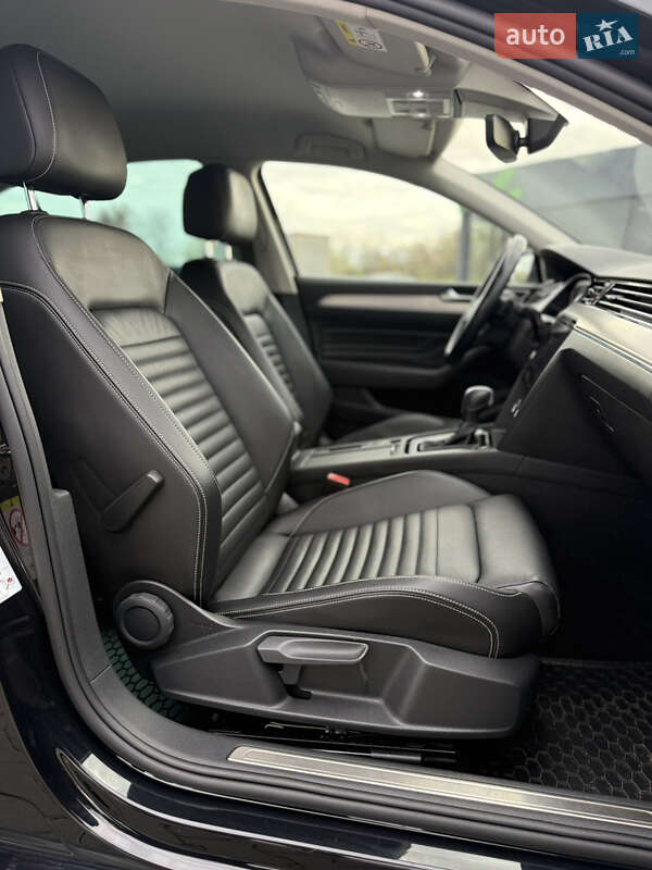 Седан Volkswagen Passat 2019 в Луцьку