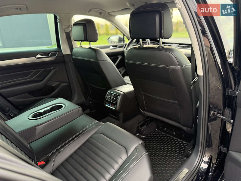 Седан Volkswagen Passat 2019 в Луцьку
