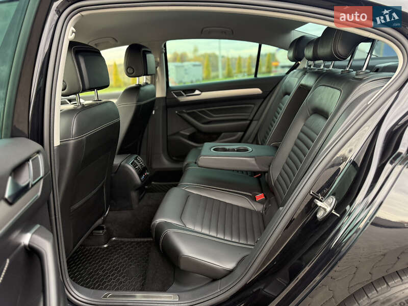 Седан Volkswagen Passat 2019 в Луцьку