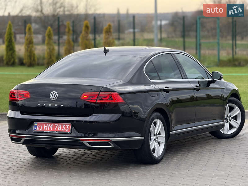 Седан Volkswagen Passat 2019 в Луцьку