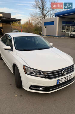 Седан Volkswagen Passat 2017 в Черкасах