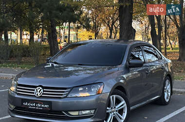 Седан Volkswagen Passat 2012 в Николаеве
