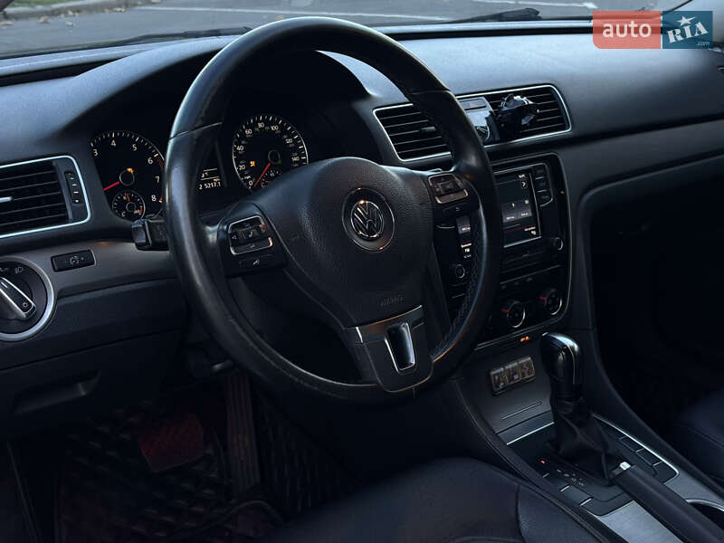 Седан Volkswagen Passat 2012 в Николаеве