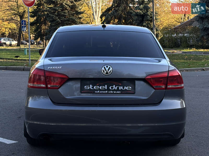 Седан Volkswagen Passat 2012 в Николаеве