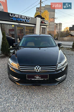 Седан Volkswagen Passat 2015 в Ивано-Франковске
